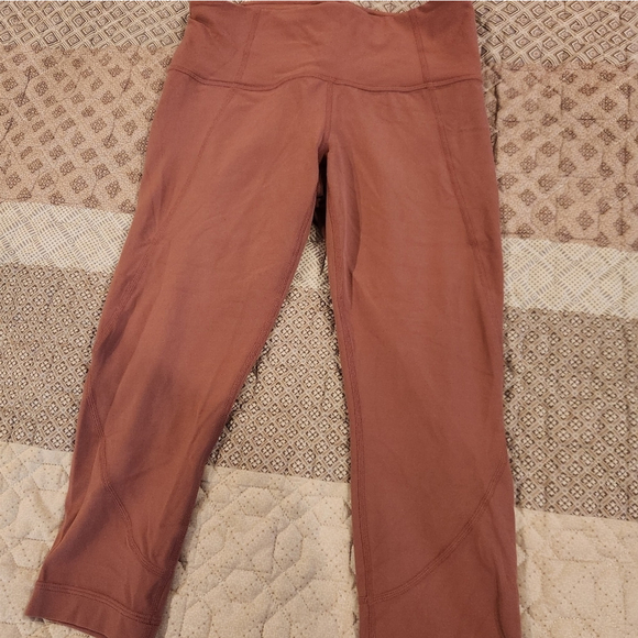 NWOT Athleta Salutation Capri Leggings - Picture 2 of 8